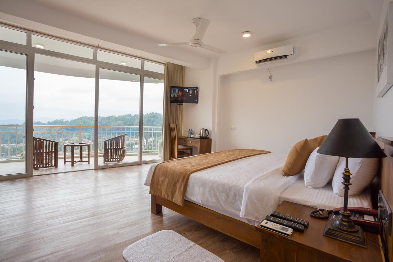 Sandriana Lake View Hotel Kandy Dış mekan fotoğraf