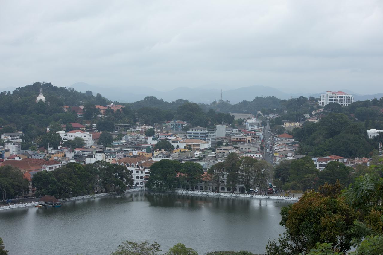 Sandriana Lake View Hotel Kandy Dış mekan fotoğraf