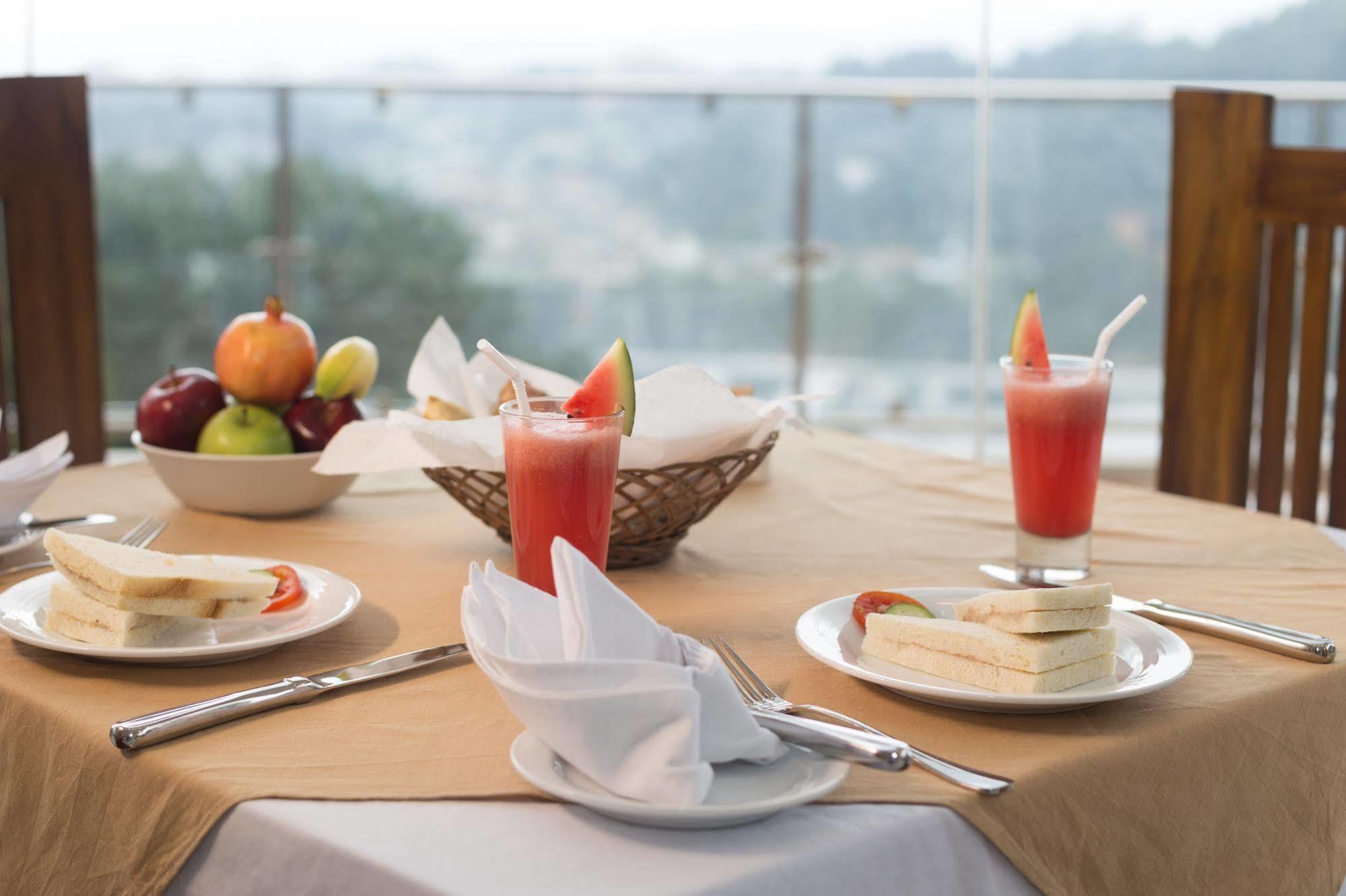 Sandriana Lake View Hotel Kandy Dış mekan fotoğraf