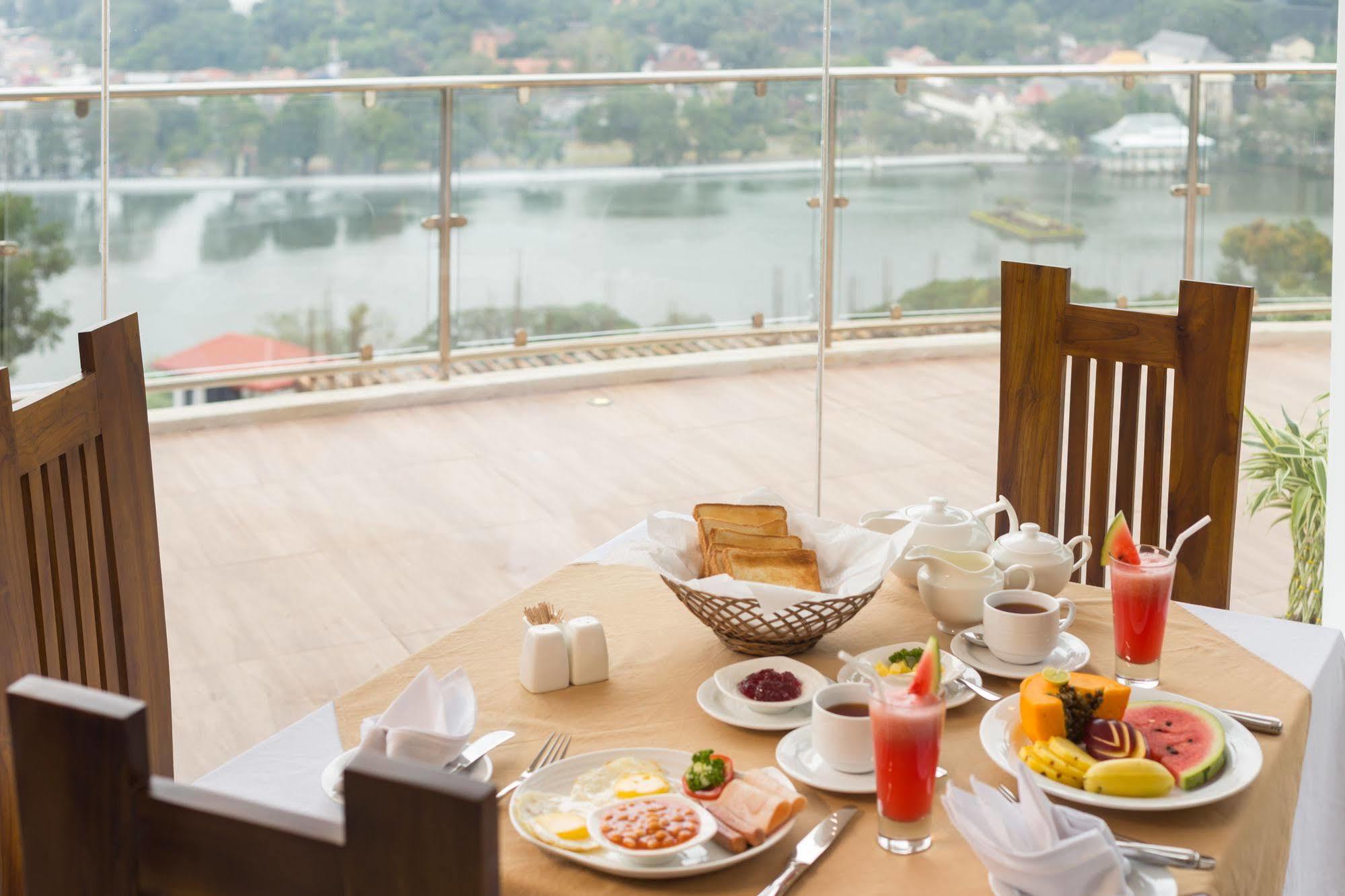 Sandriana Lake View Hotel Kandy Dış mekan fotoğraf