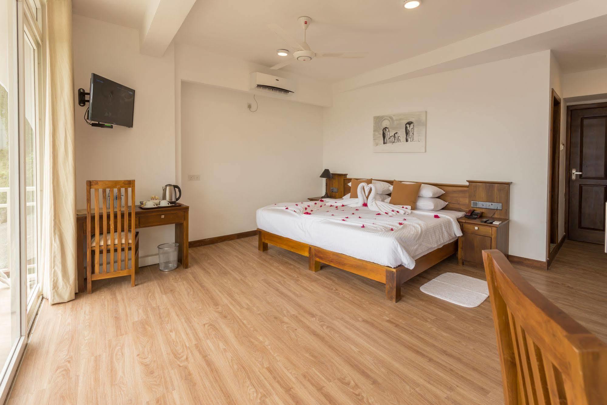 Sandriana Lake View Hotel Kandy Dış mekan fotoğraf