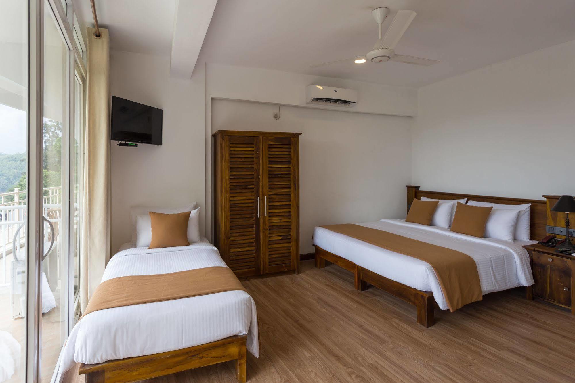Sandriana Lake View Hotel Kandy Dış mekan fotoğraf