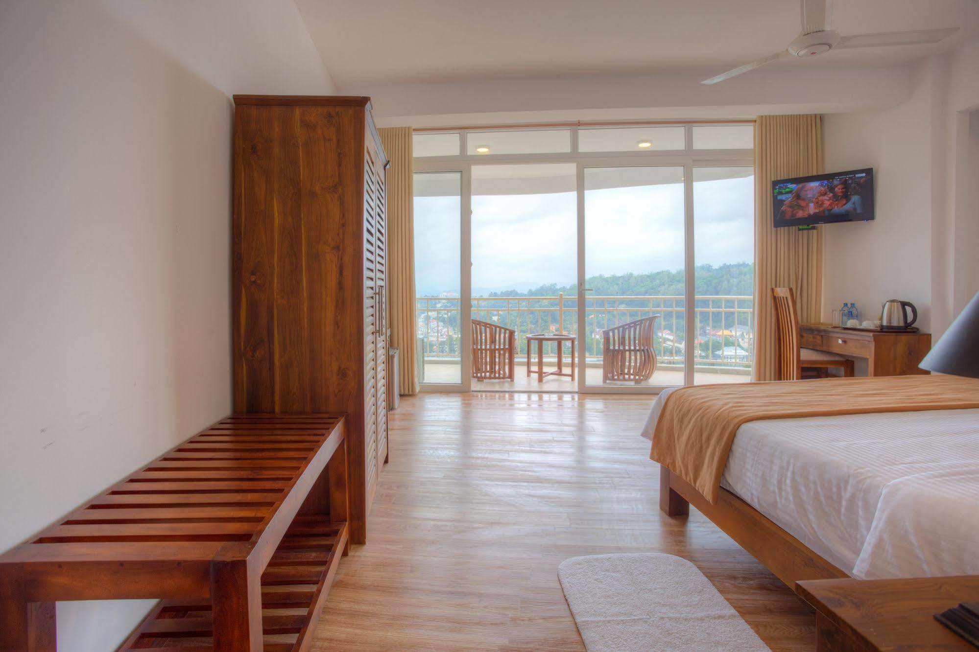 Sandriana Lake View Hotel Kandy Dış mekan fotoğraf