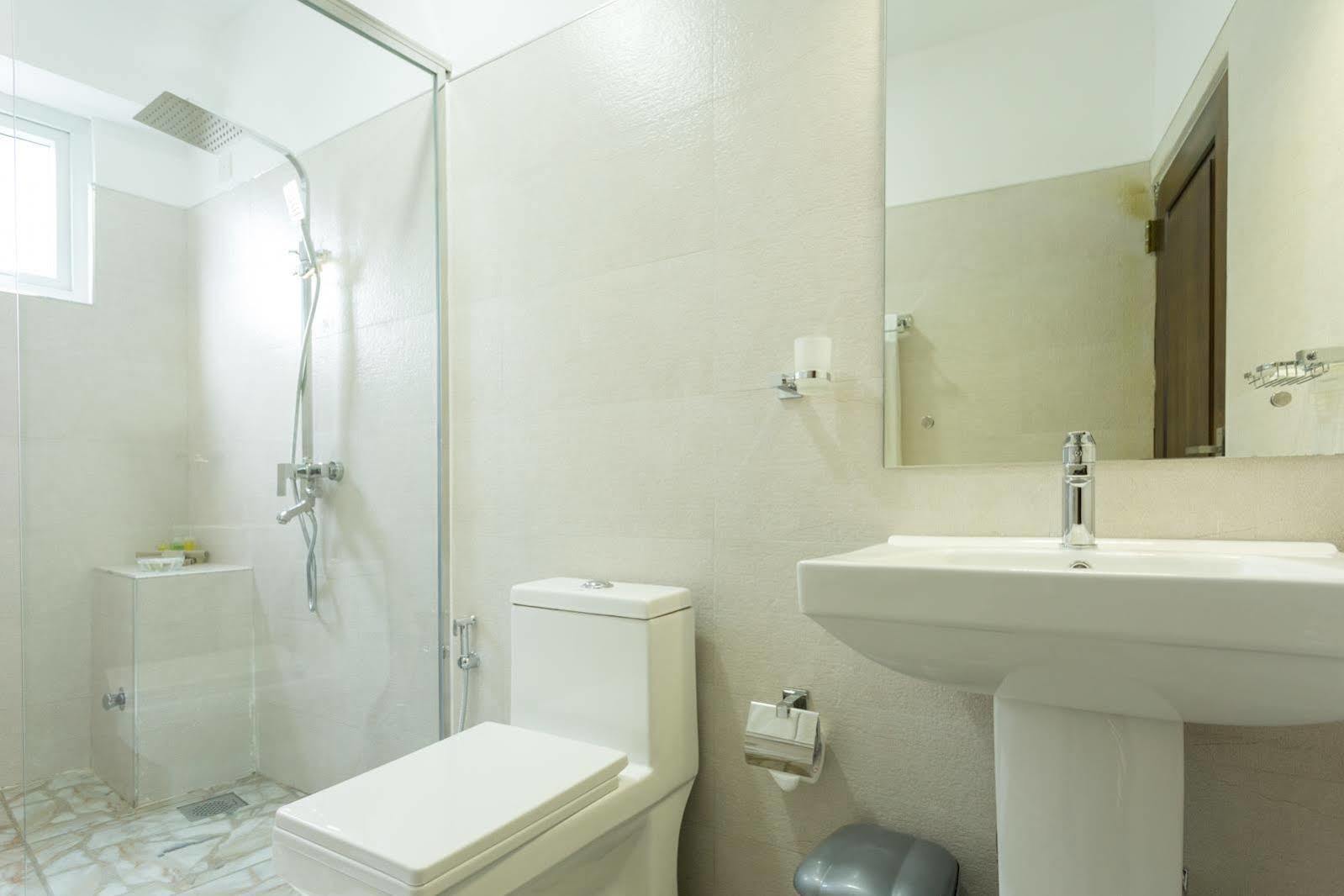 Sandriana Lake View Hotel Kandy Dış mekan fotoğraf