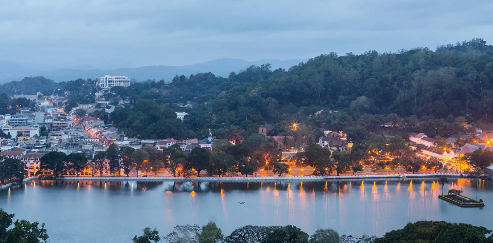 Sandriana Lake View Hotel Kandy Dış mekan fotoğraf